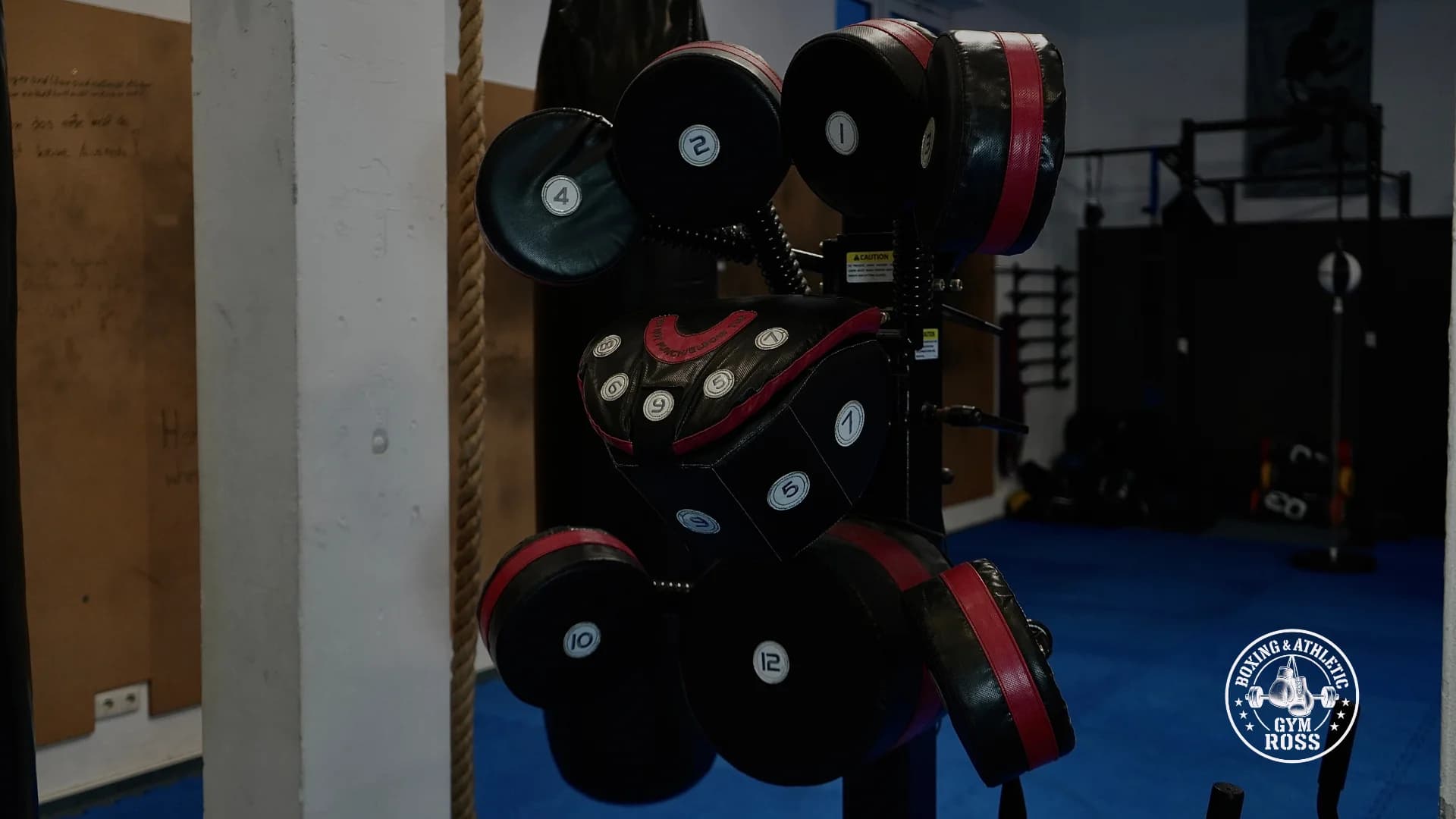 Boxmaschine mit Schlagzähler im Boxgym Ross