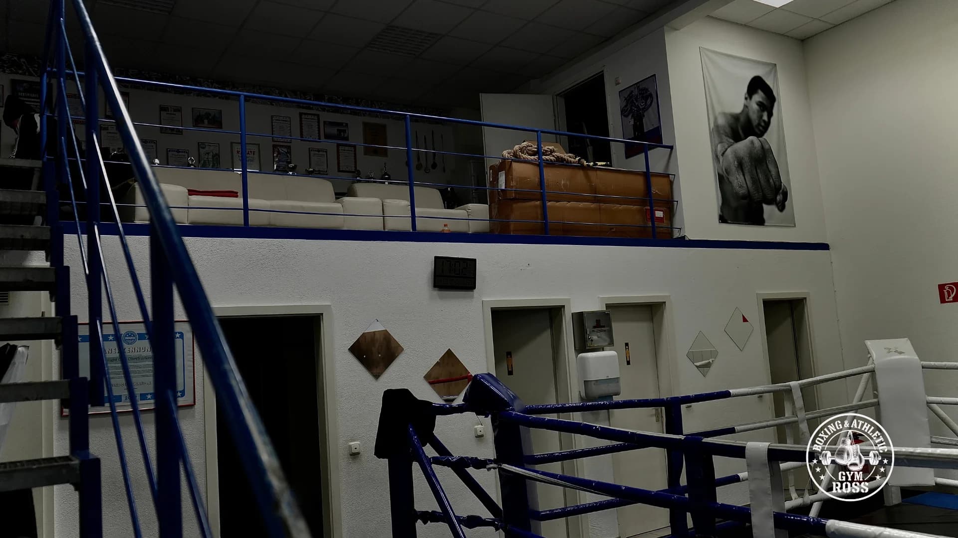 Trainer- und Ruhebereich im Boxgym Ross